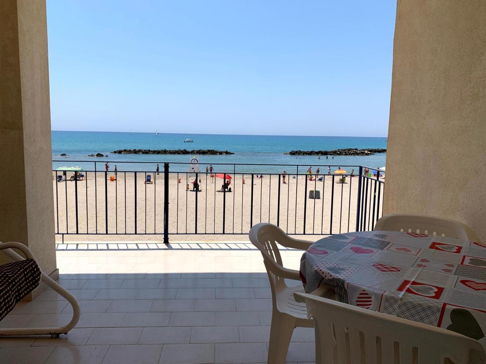 Case La Spiaggia Шакка Екстер'єр фото