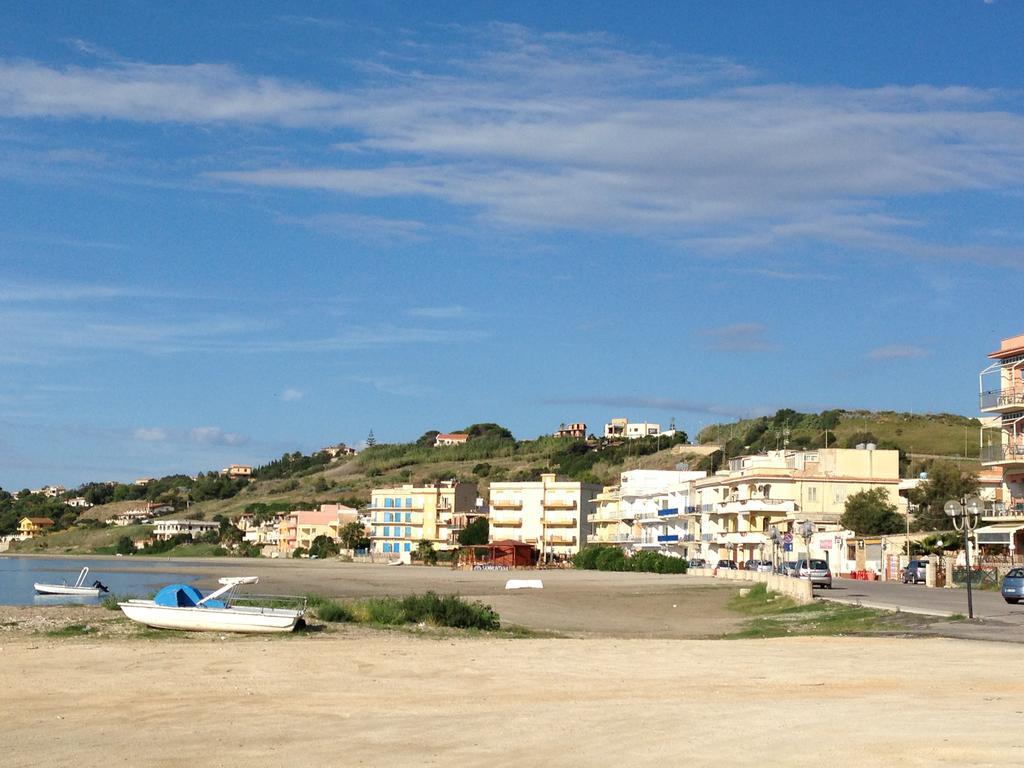 Case La Spiaggia Шакка Екстер'єр фото