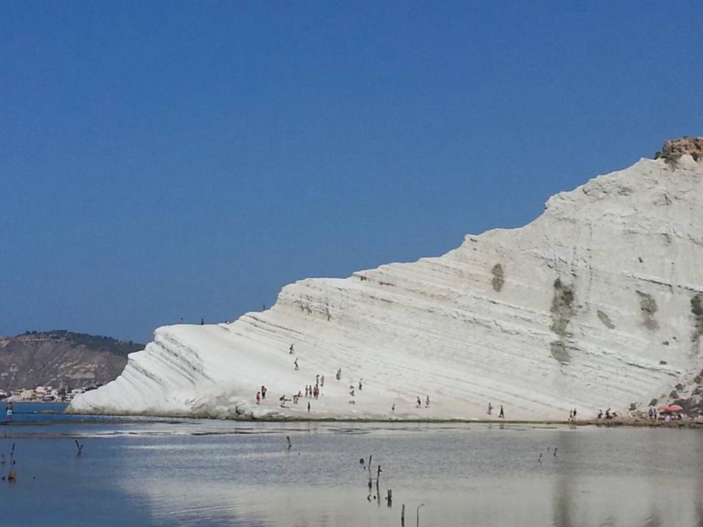 Case La Spiaggia Шакка Екстер'єр фото